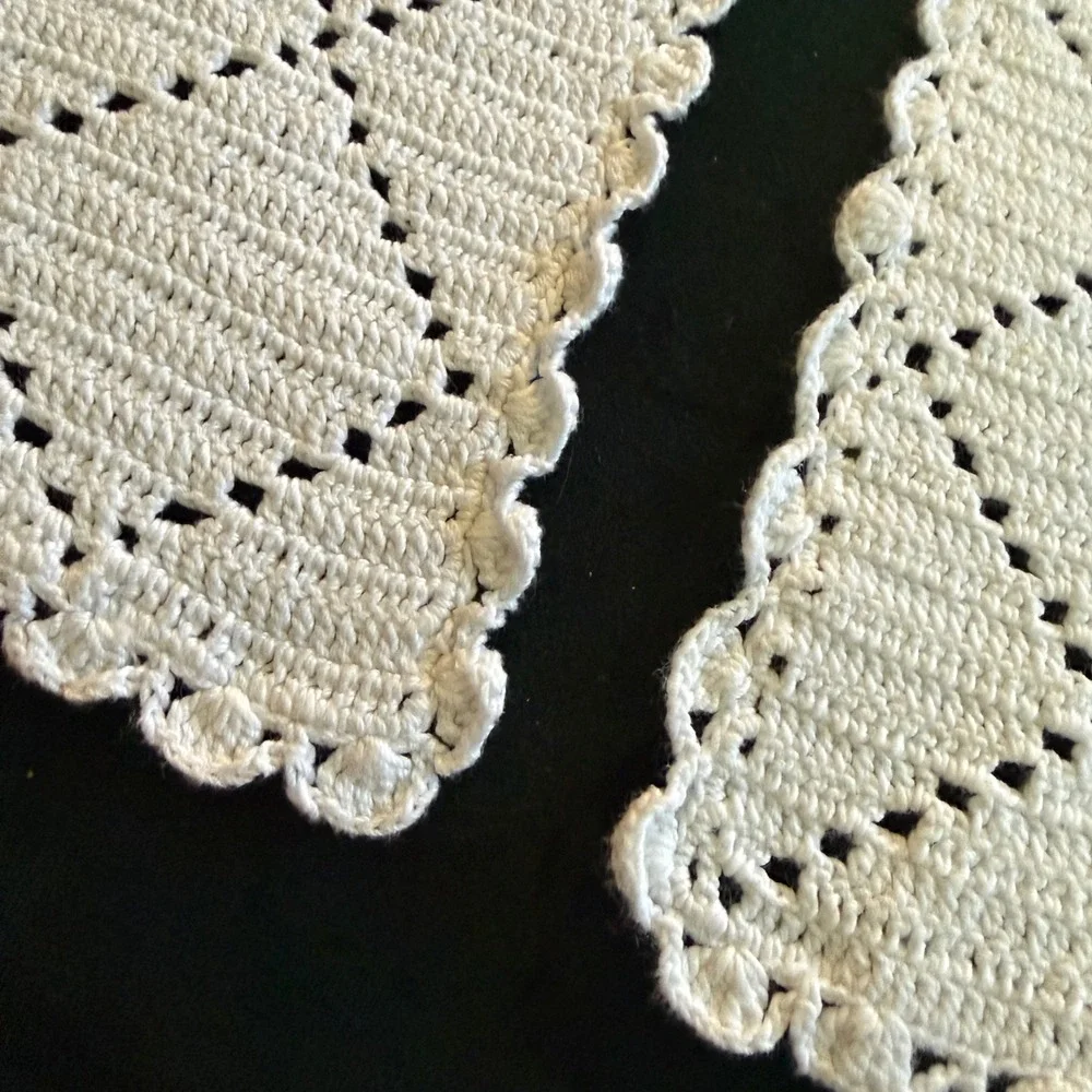 Vintage‎ Handmade White Crochet Table Runner Set of 3 Diamond Pattern Scalloped